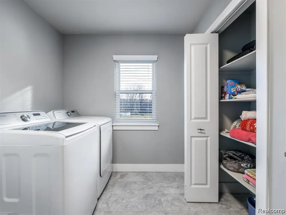 47705 Card Road Macomb Township, MI 48044