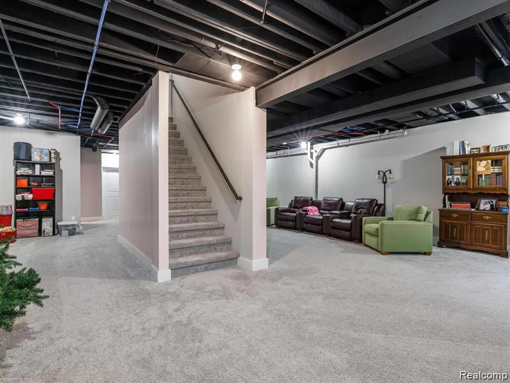 47705 Card Road Macomb Township, MI 48044