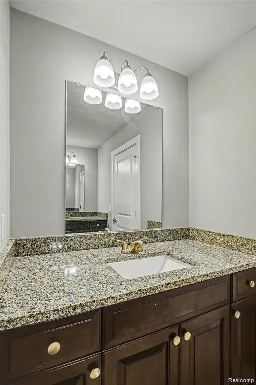 47705 Card Road Macomb Township, MI 48044