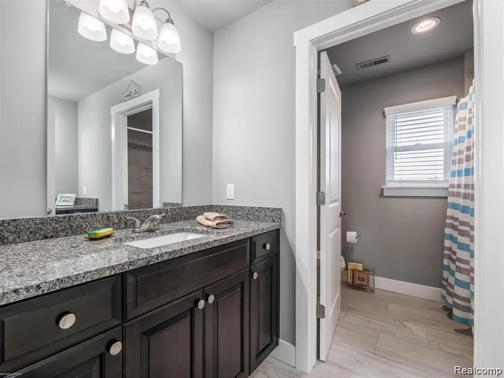 47705 Card Road Macomb Township, MI 48044