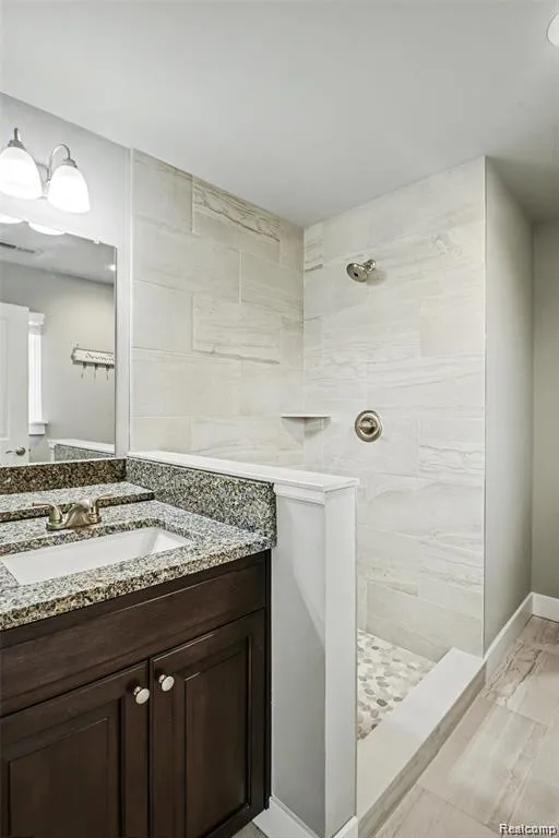 47705 Card Road Macomb Township, MI 48044