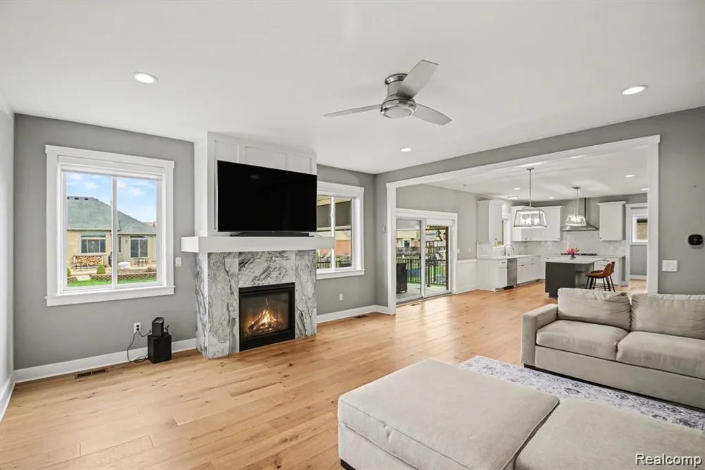 47705 Card Road Macomb Township, MI 48044