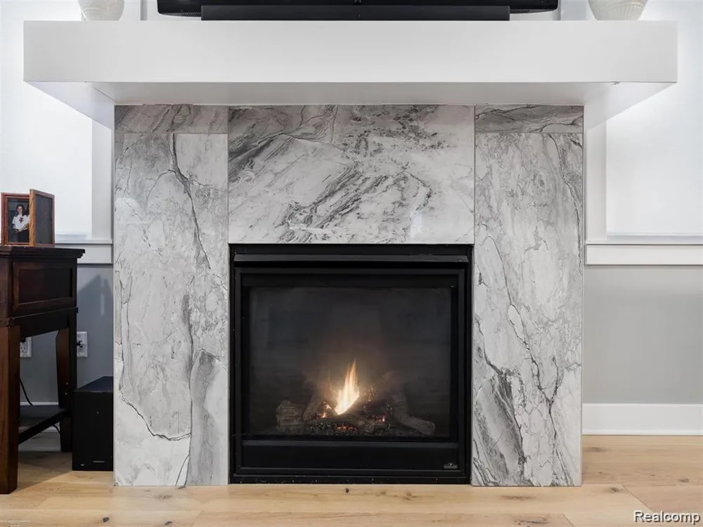 47705 Card Road Macomb Township, MI 48044