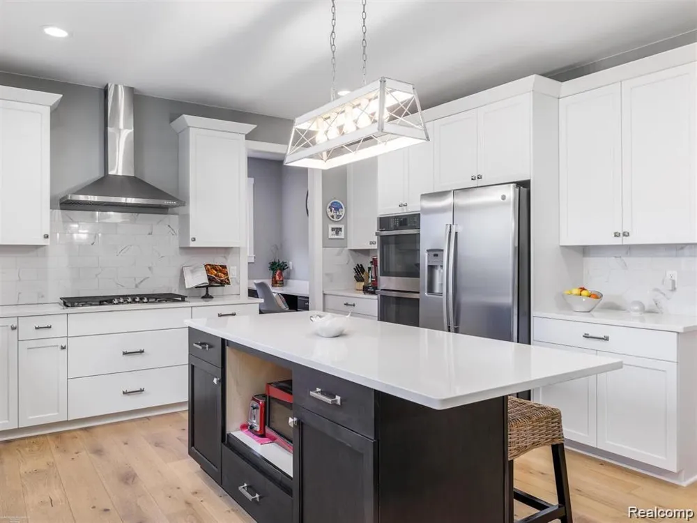 47705 Card Road Macomb Township, MI 48044