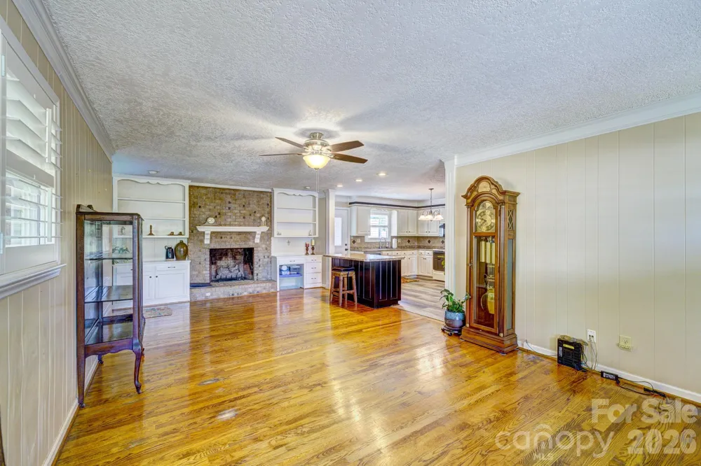 1014 Ranbar Street Cherryville, NC 28021