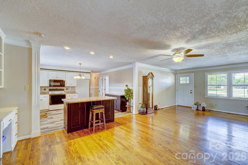 1014 Ranbar Street Cherryville, NC 28021