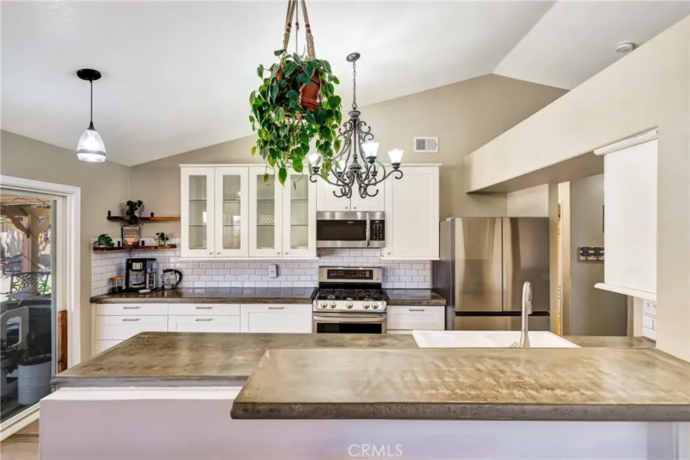 3419 Dakota Rosamond, CA 93560