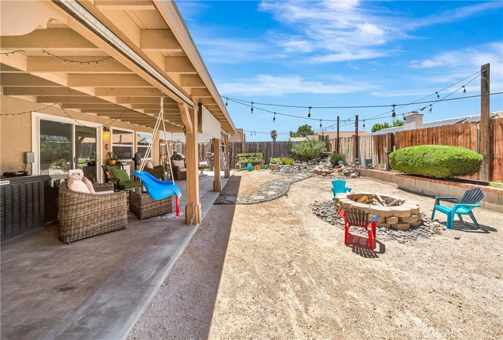 3419 Dakota Rosamond, CA 93560