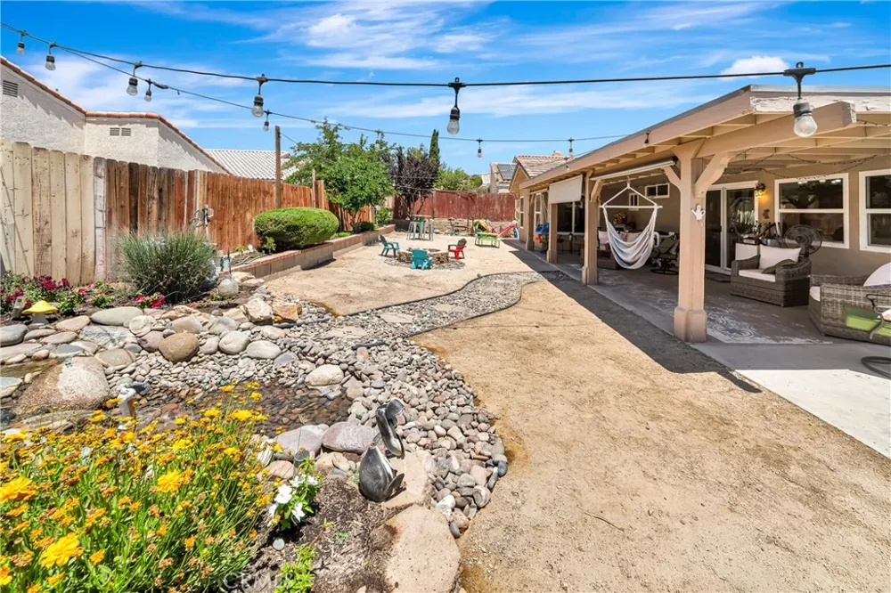 3419 Dakota Rosamond, CA 93560