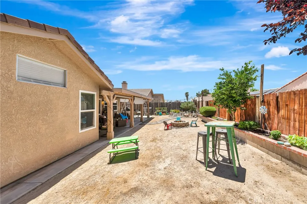 3419 Dakota Rosamond, CA 93560