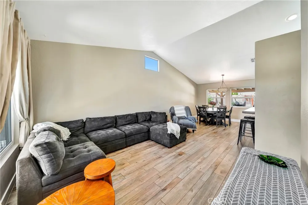 3419 Dakota Rosamond, CA 93560