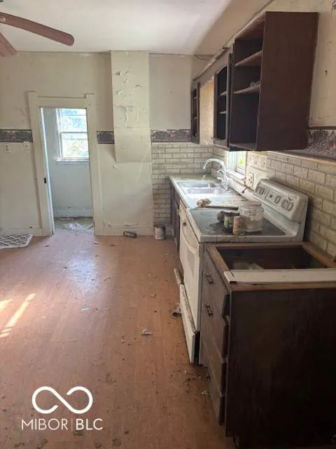 1813 S F STREET Elwood, IN 46036