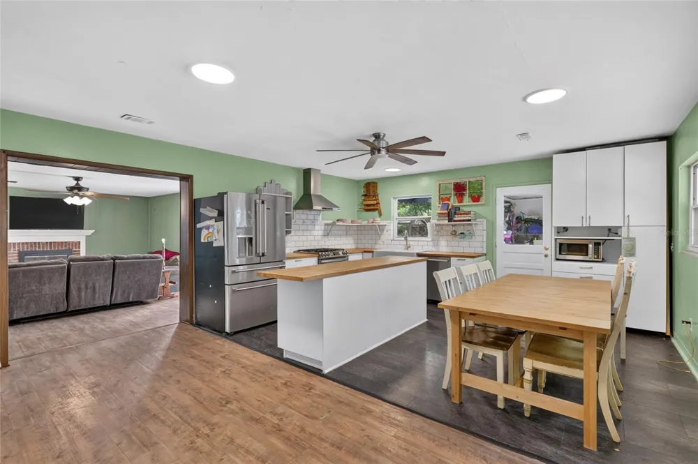 1805 NE 6TH TERRACE Gainesville, FL 32609