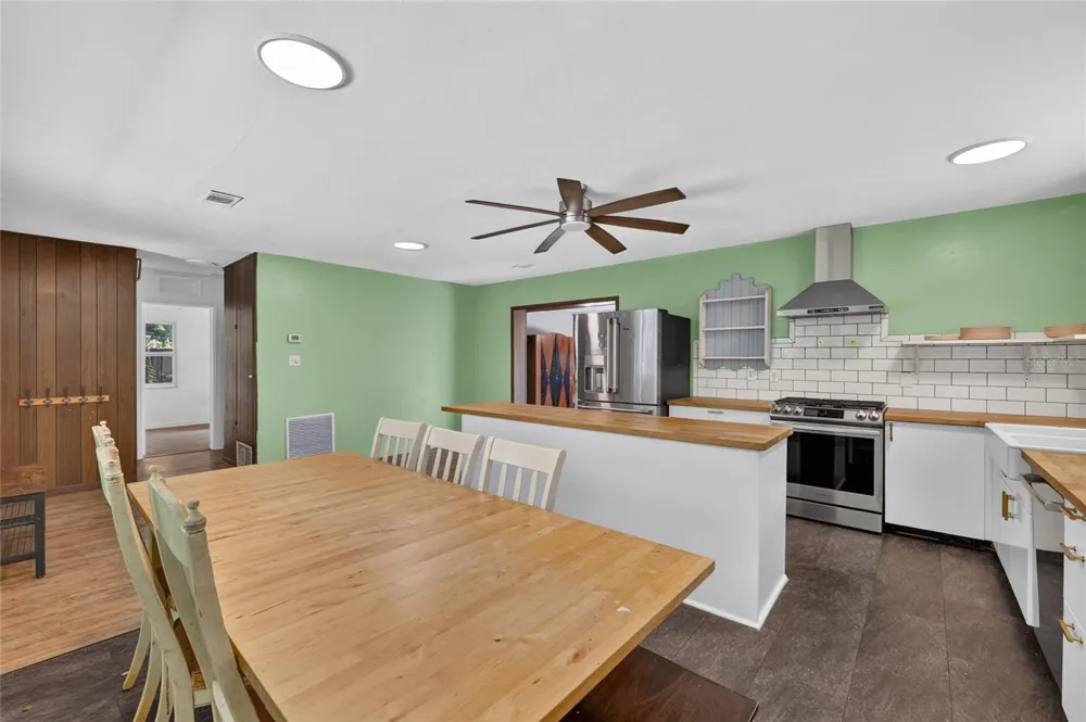1805 NE 6TH TERRACE Gainesville, FL 32609