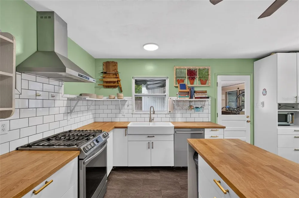 1805 NE 6TH TERRACE Gainesville, FL 32609