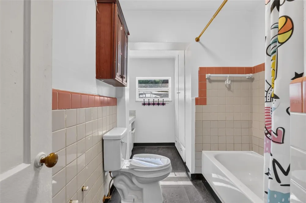 1805 NE 6TH TERRACE Gainesville, FL 32609