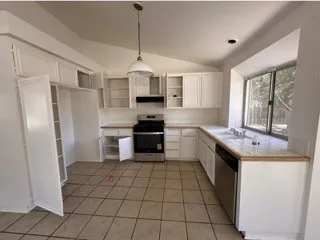 196 Sunny Halo Court Perris, CA 92571