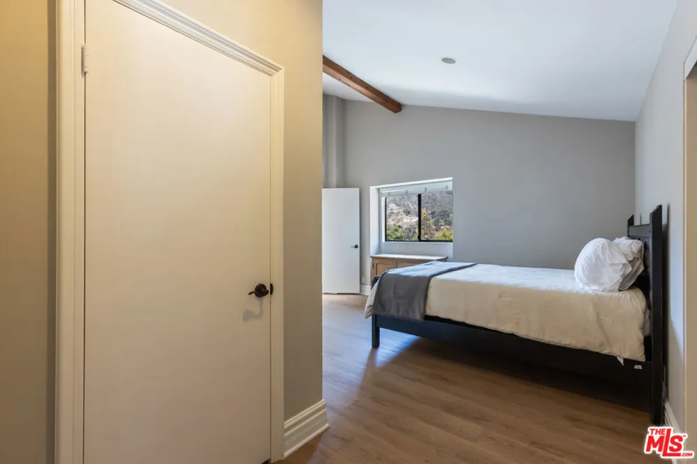 1541 Palisades Drive Pacific Palisades, CA 90272