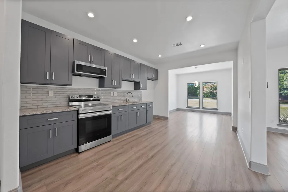 925 Balkan Drive Lancaster, TX 75134