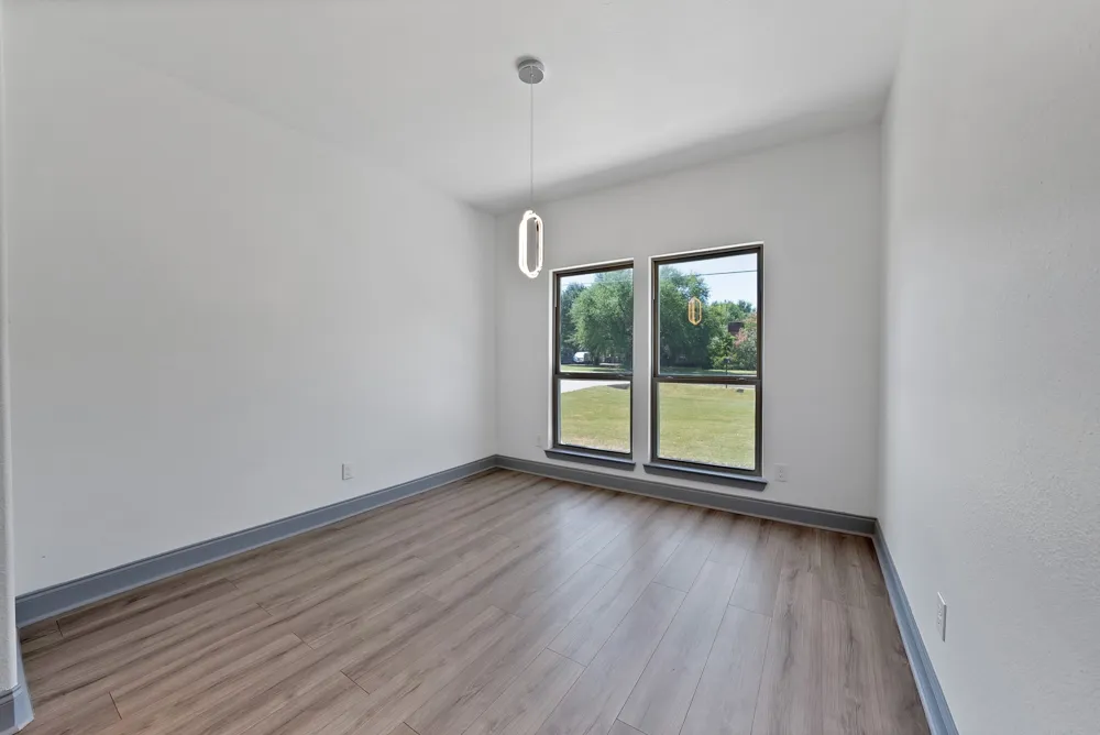 925 Balkan Drive Lancaster, TX 75134