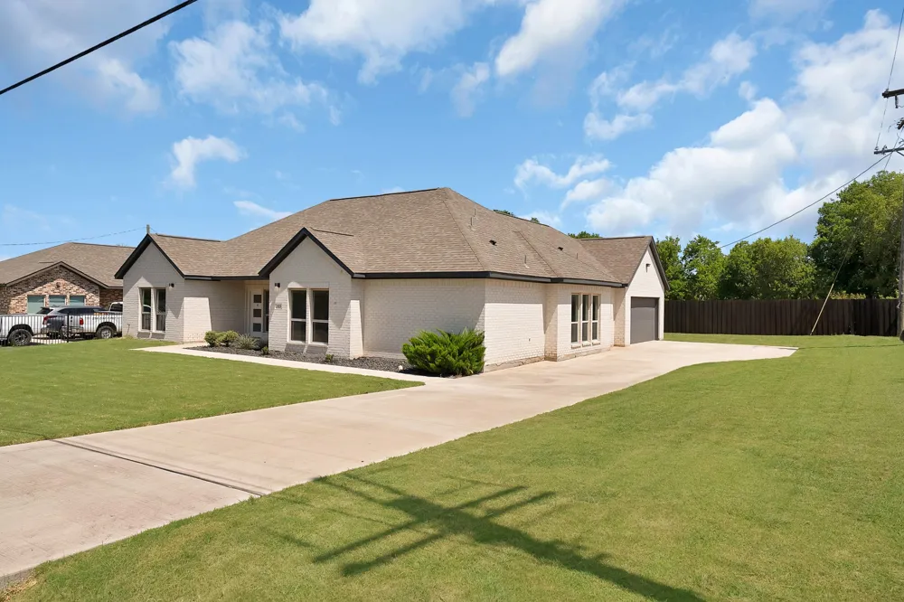 925 Balkan Drive Lancaster, TX 75134