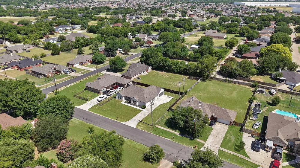 925 Balkan Drive Lancaster, TX 75134