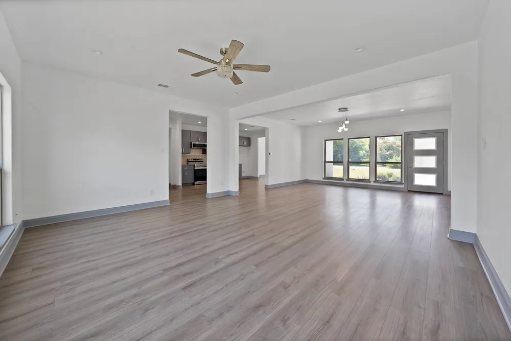 925 Balkan Drive Lancaster, TX 75134