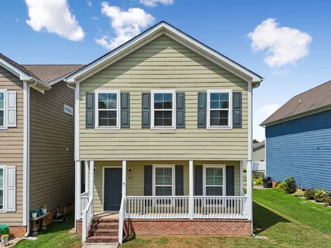 105 St Charles Pl