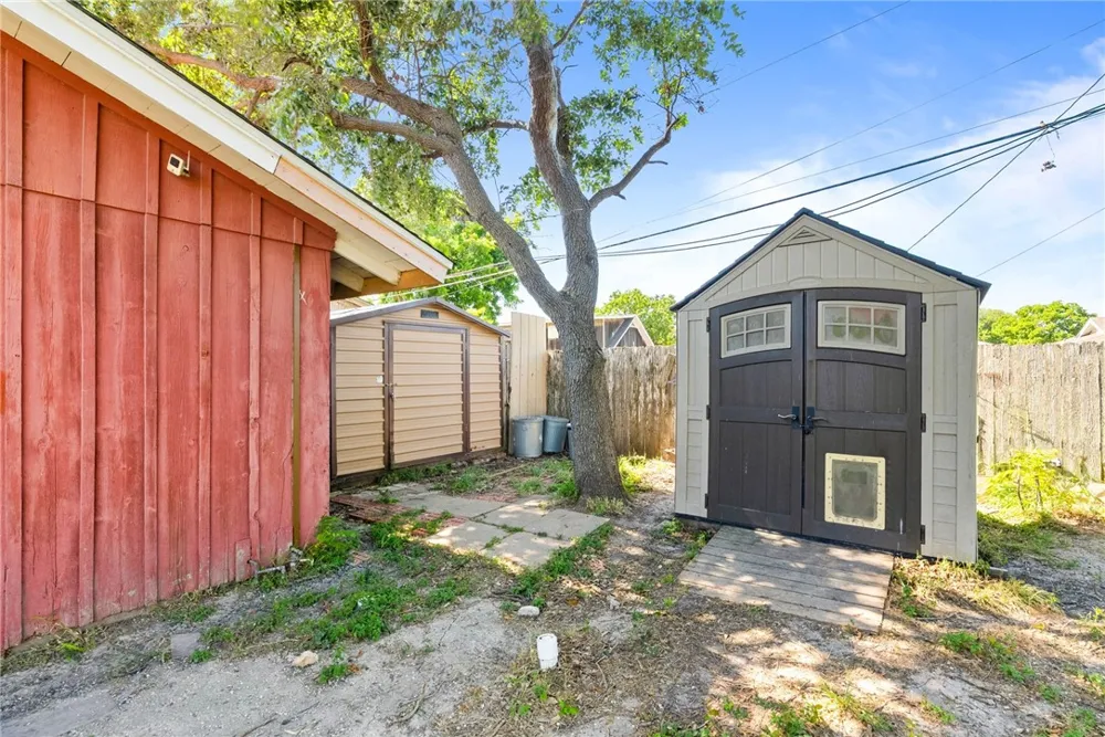 107 Daniel Moore Street Portland, TX 78374
