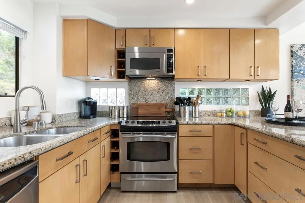 170 Las Banderas Dr Solana Beach, CA 92075
