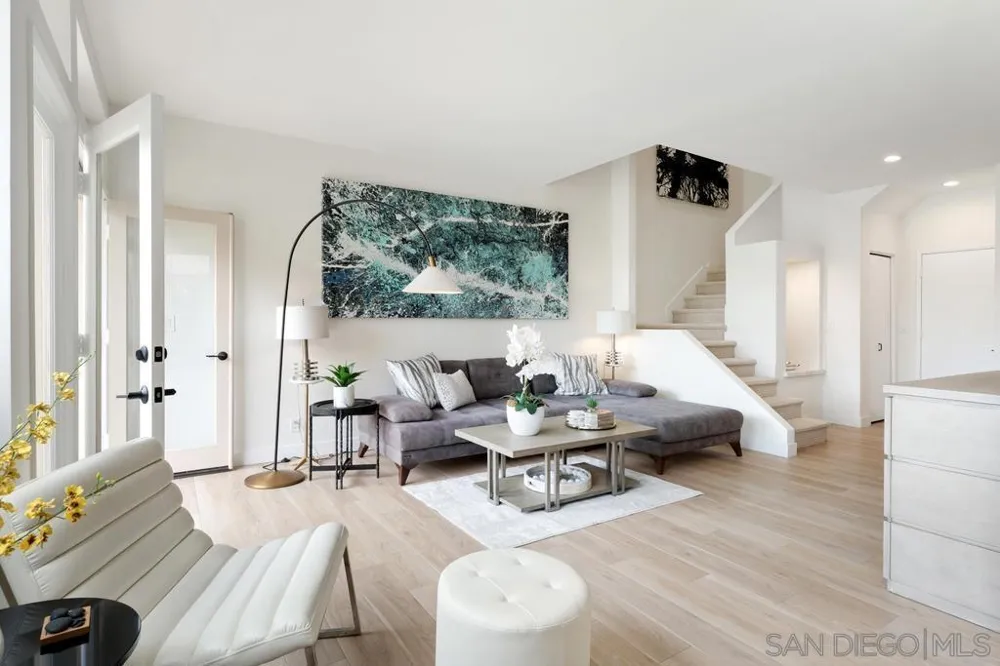 170 Las Banderas Dr Solana Beach, CA 92075