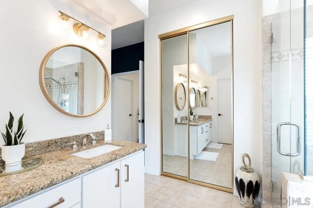 170 Las Banderas Dr Solana Beach, CA 92075