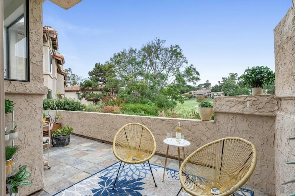 170 Las Banderas Dr Solana Beach, CA 92075