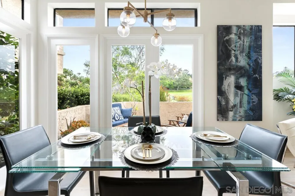 170 Las Banderas Dr Solana Beach, CA 92075
