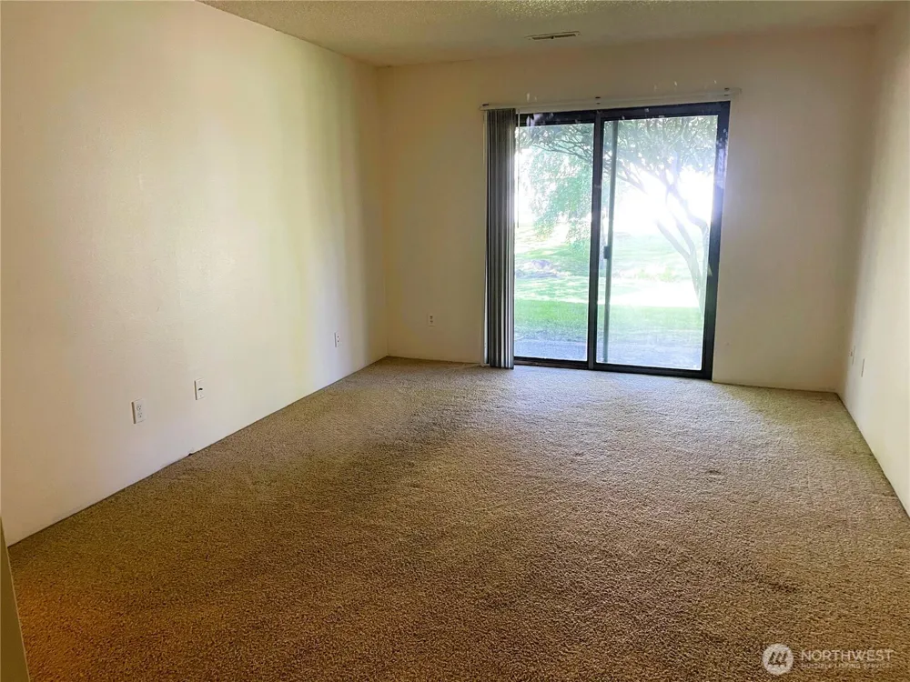 1101 Bellefield Park Lane #1103 Bellevue, WA 98004