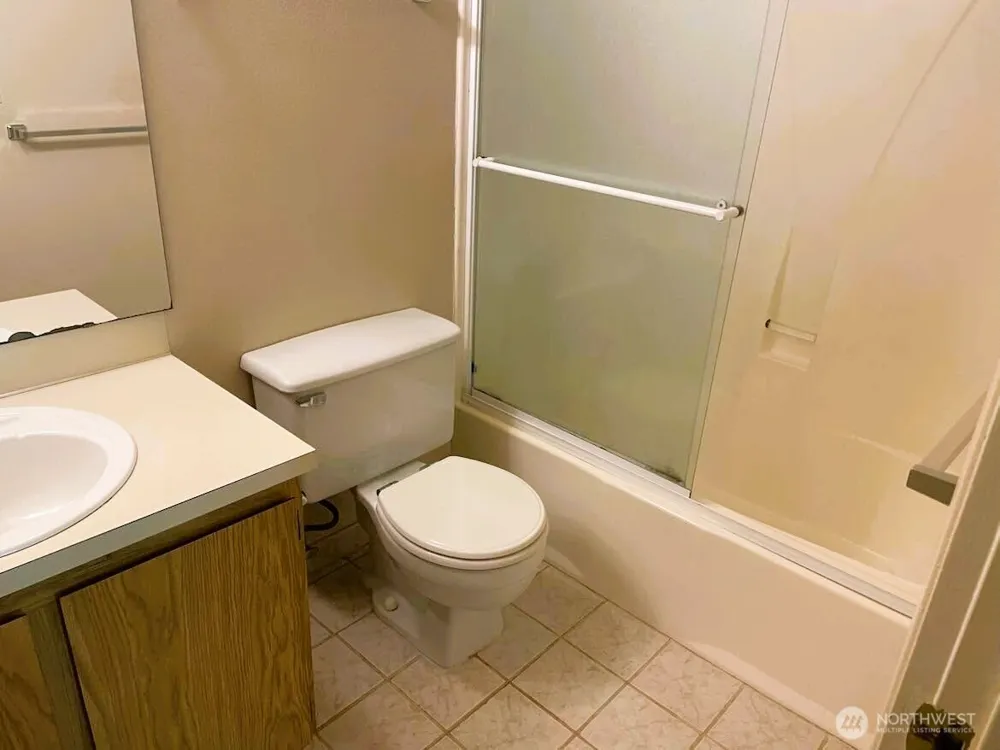 1101 Bellefield Park Lane #1103 Bellevue, WA 98004