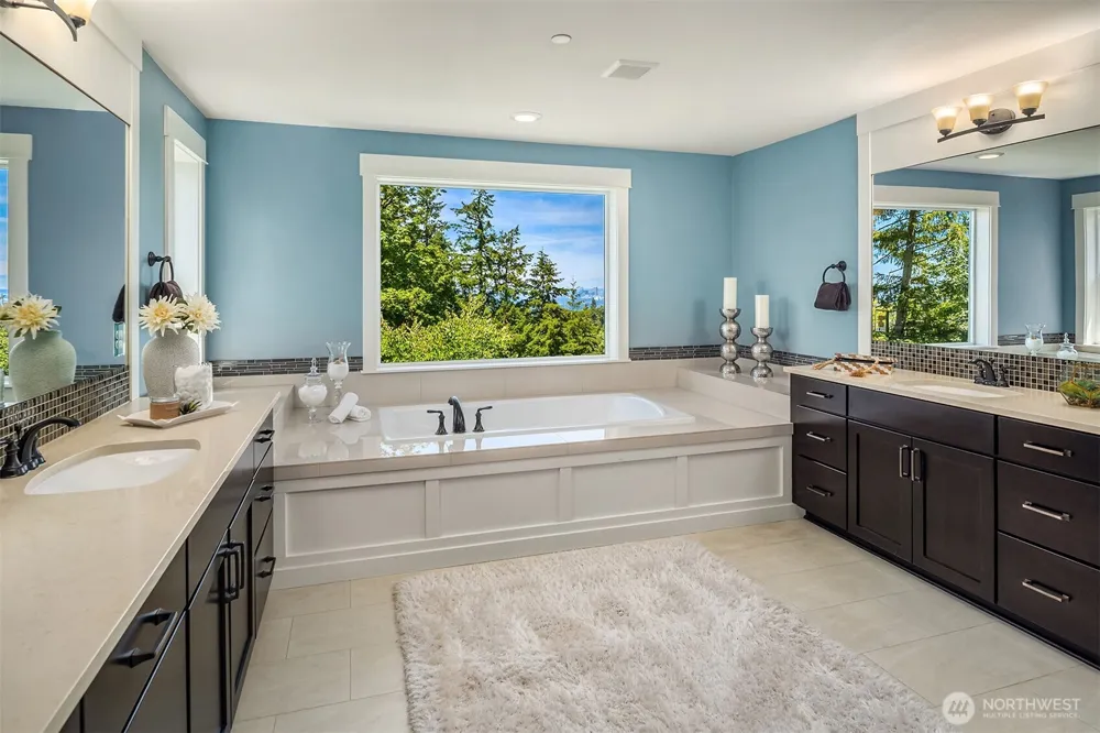 13907 SE 81st Place Newcastle, WA 98059