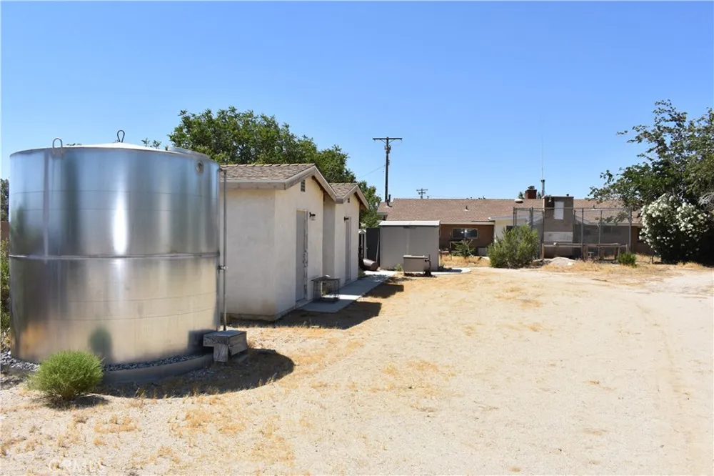 6293 Backus Road Mojave, CA 93501