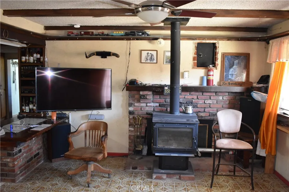 6293 Backus Road Mojave, CA 93501