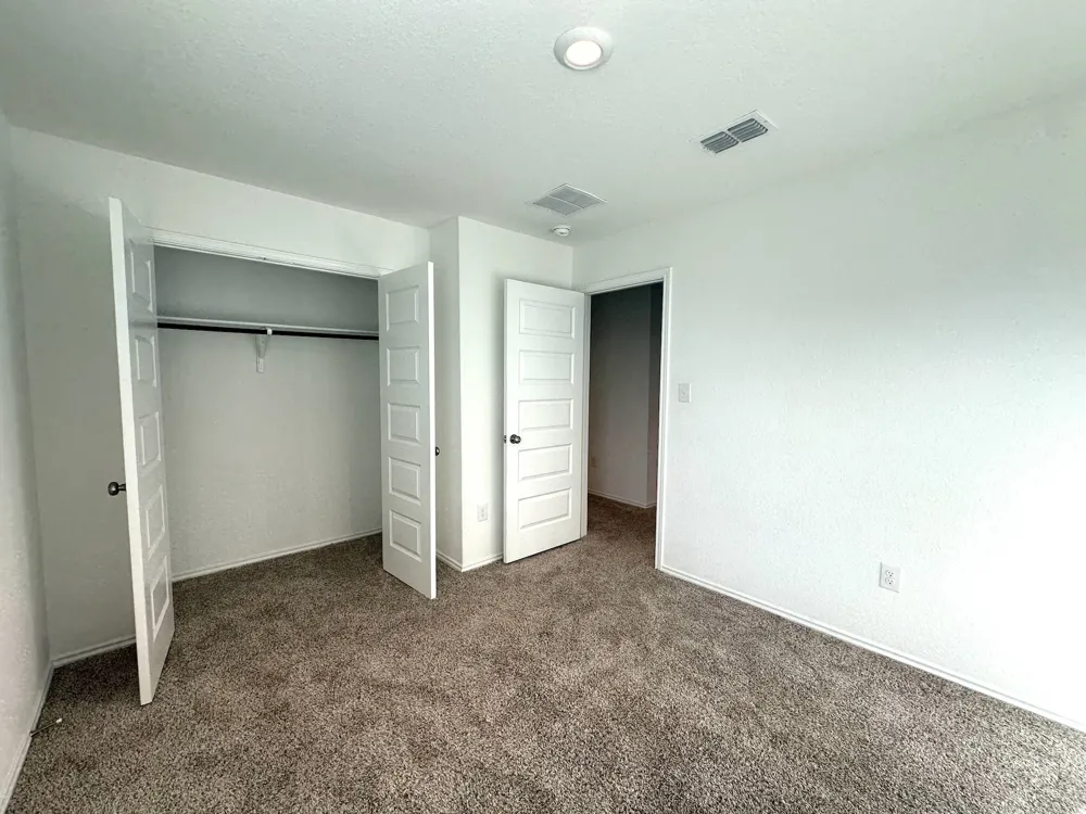 2141 Hiddenbrooke Pass Seguin, TX 78155