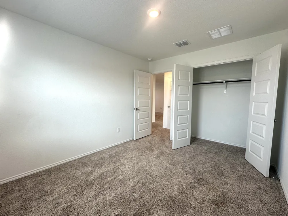 2141 Hiddenbrooke Pass Seguin, TX 78155