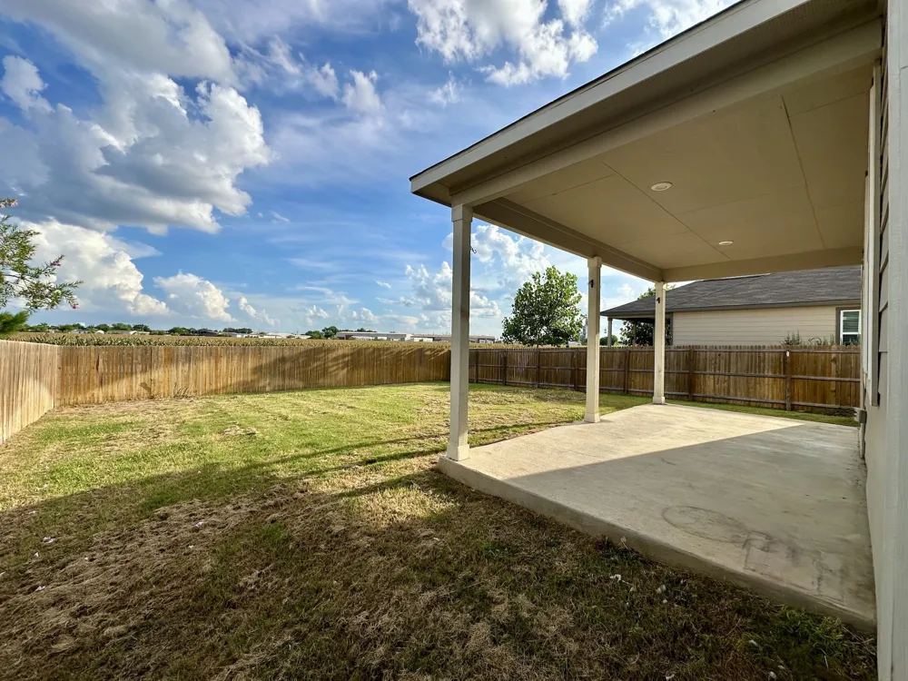 2141 Hiddenbrooke Pass Seguin, TX 78155