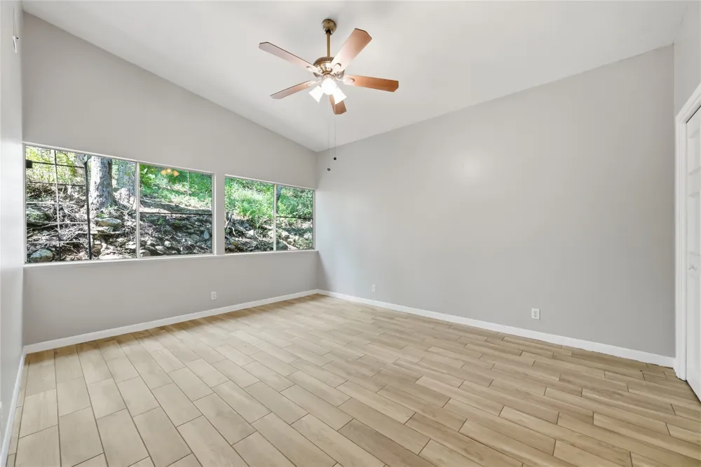 7 Hull Circle Drive Austin, TX 78746