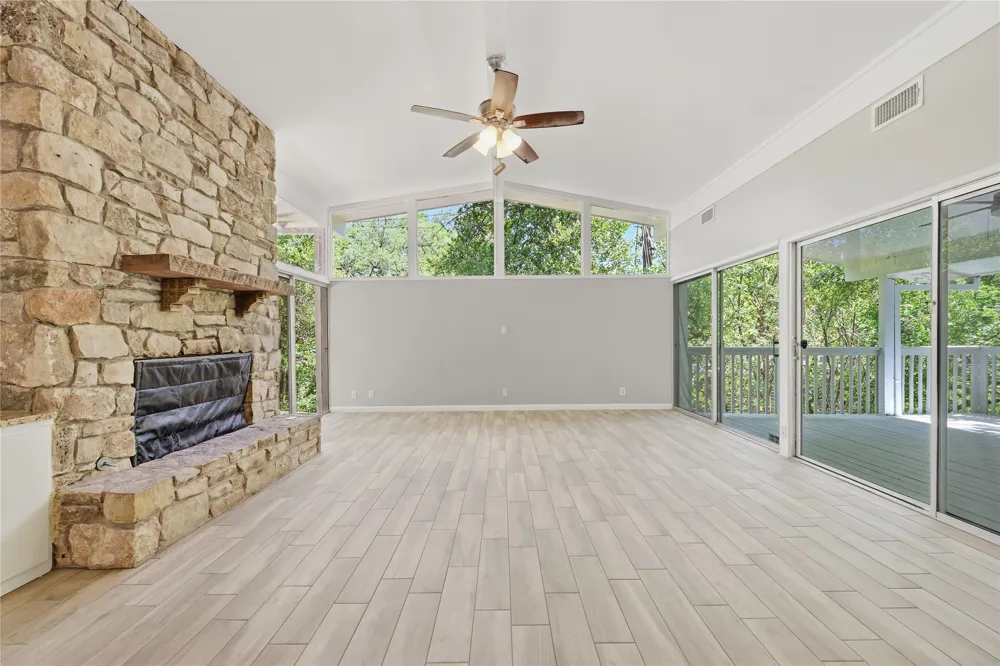 7 Hull Circle Drive Austin, TX 78746