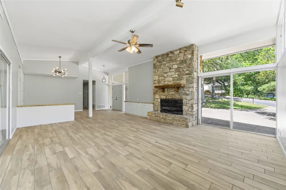 7 Hull Circle Drive Austin, TX 78746