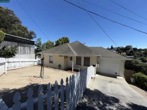 2344 Scenic Ave