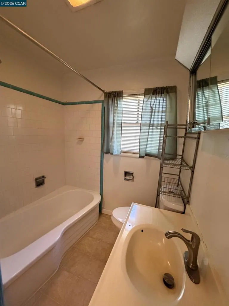2344 Scenic Ave Martinez, CA 94553