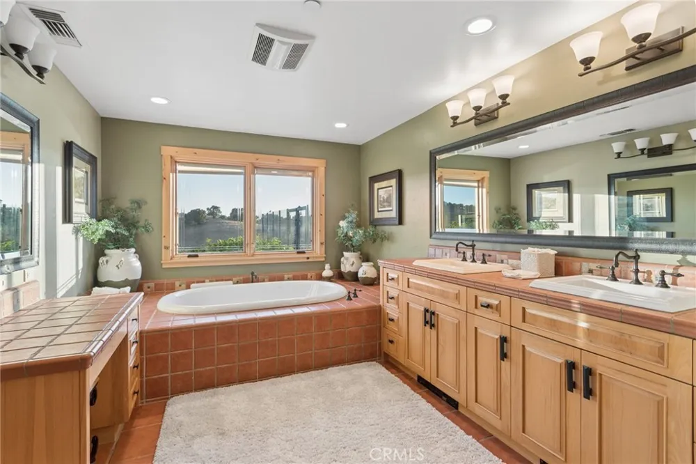 2490 Nightshade Arroyo Grande, CA 93420