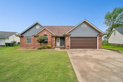 996 Douglas Drive