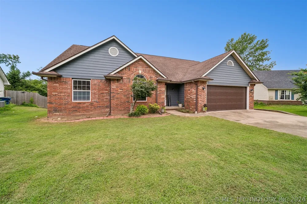 996 Douglas Drive Claremore, OK 74017